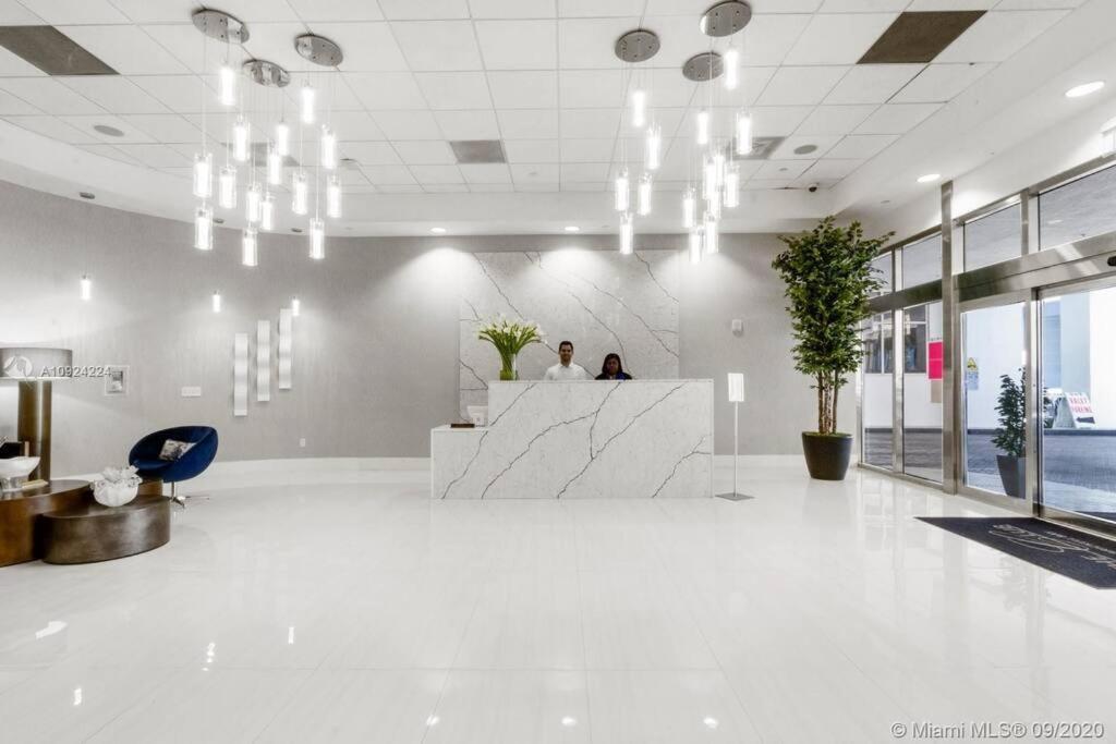 Appartamento Ocean View 35Th Floor, In The Heart Of Miami Esterno foto