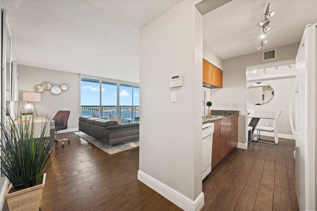 Appartamento Ocean View 35Th Floor, In The Heart Of Miami Esterno foto