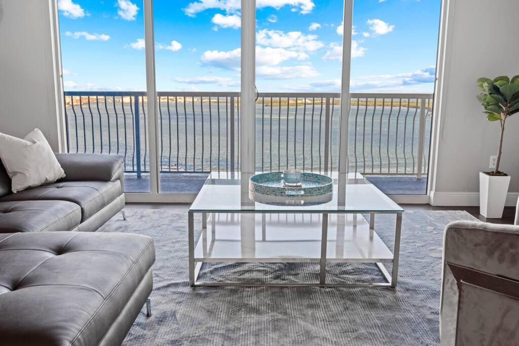 Appartamento Ocean View 35Th Floor, In The Heart Of Miami Esterno foto