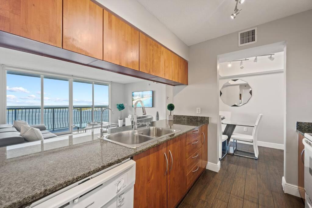 Appartamento Ocean View 35Th Floor, In The Heart Of Miami Esterno foto